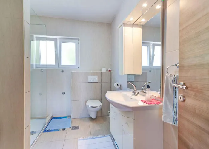 Apartment In 53746